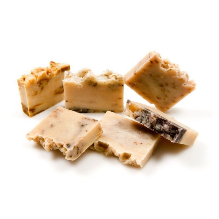 Handwerkliche Olivenölseife mit Arnika. 90-100 g