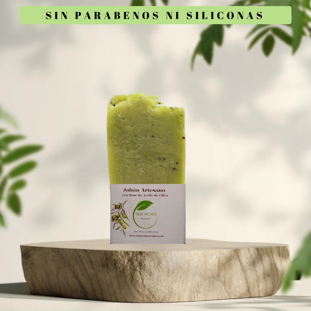 Savon artisanal à l'huile d'olive, à l'arbre à thé et au thé vert. 90-100g